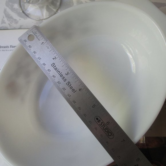 Oval Casserole Dish Brown Vine with Smoky Brown Glass Lid by Pyrex, England - Picture 12 of 16